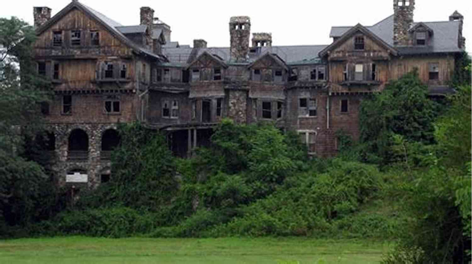 Abandoned House This Town Died With You