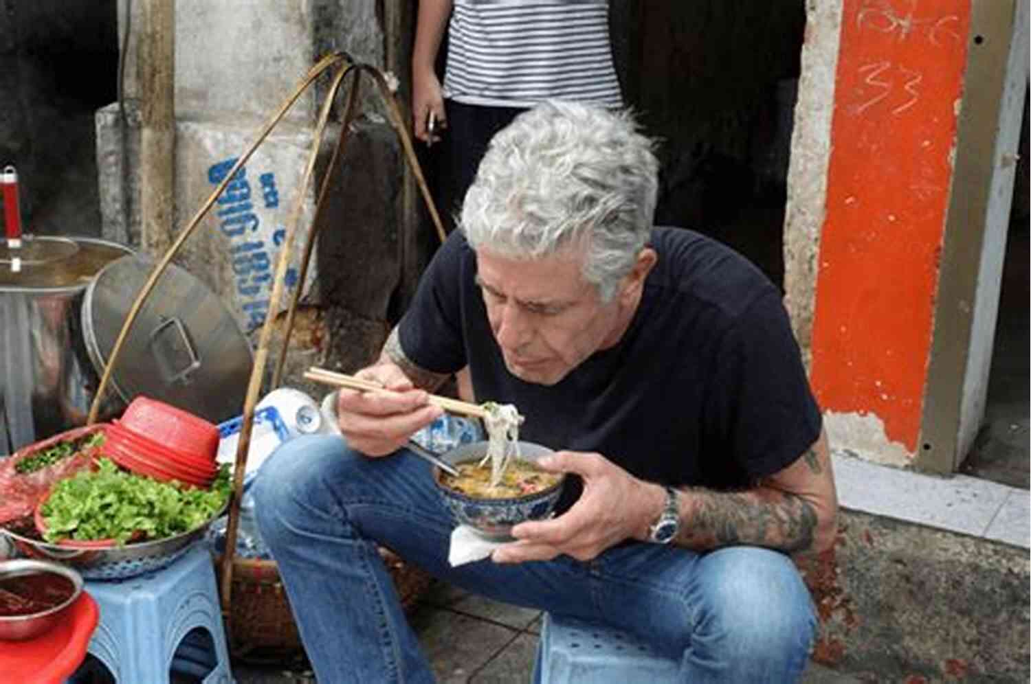 Anthony Bourdain At A Street Food Stall In Vietnam In The Weeds: Around The World And Behind The Scenes With Anthony Bourdain