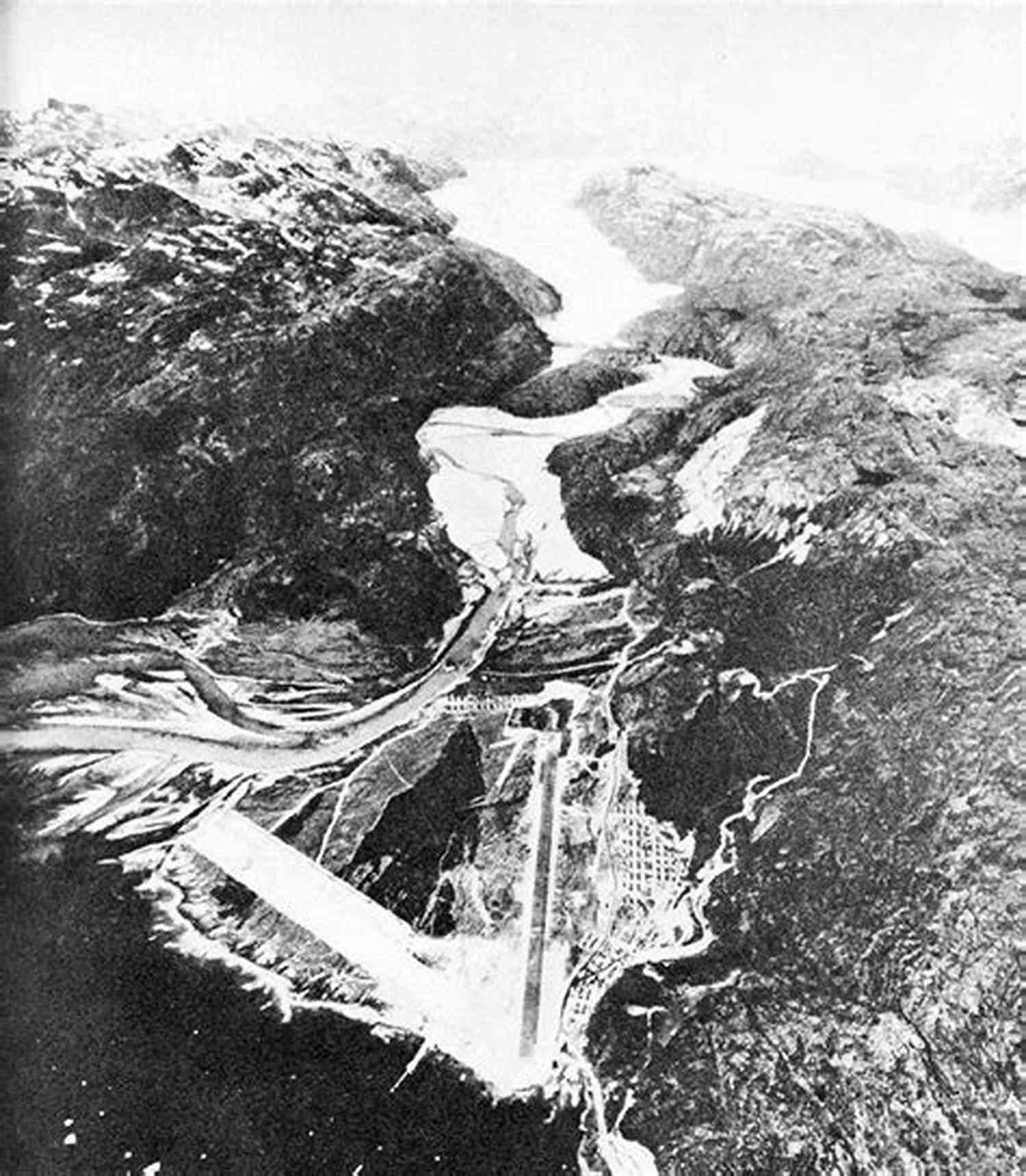 Bluie West One A Forgotten World War II Airfield Remembering Bluie West One: : The Arctic Airfield That Helped Win The Second World War