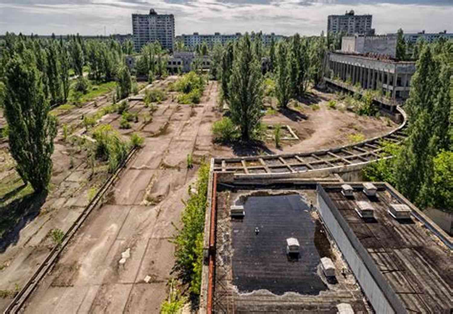 Exploring The Abandoned City Of Pripyat, Chernobyl Chernobyl Summer: Running From The Black Truth