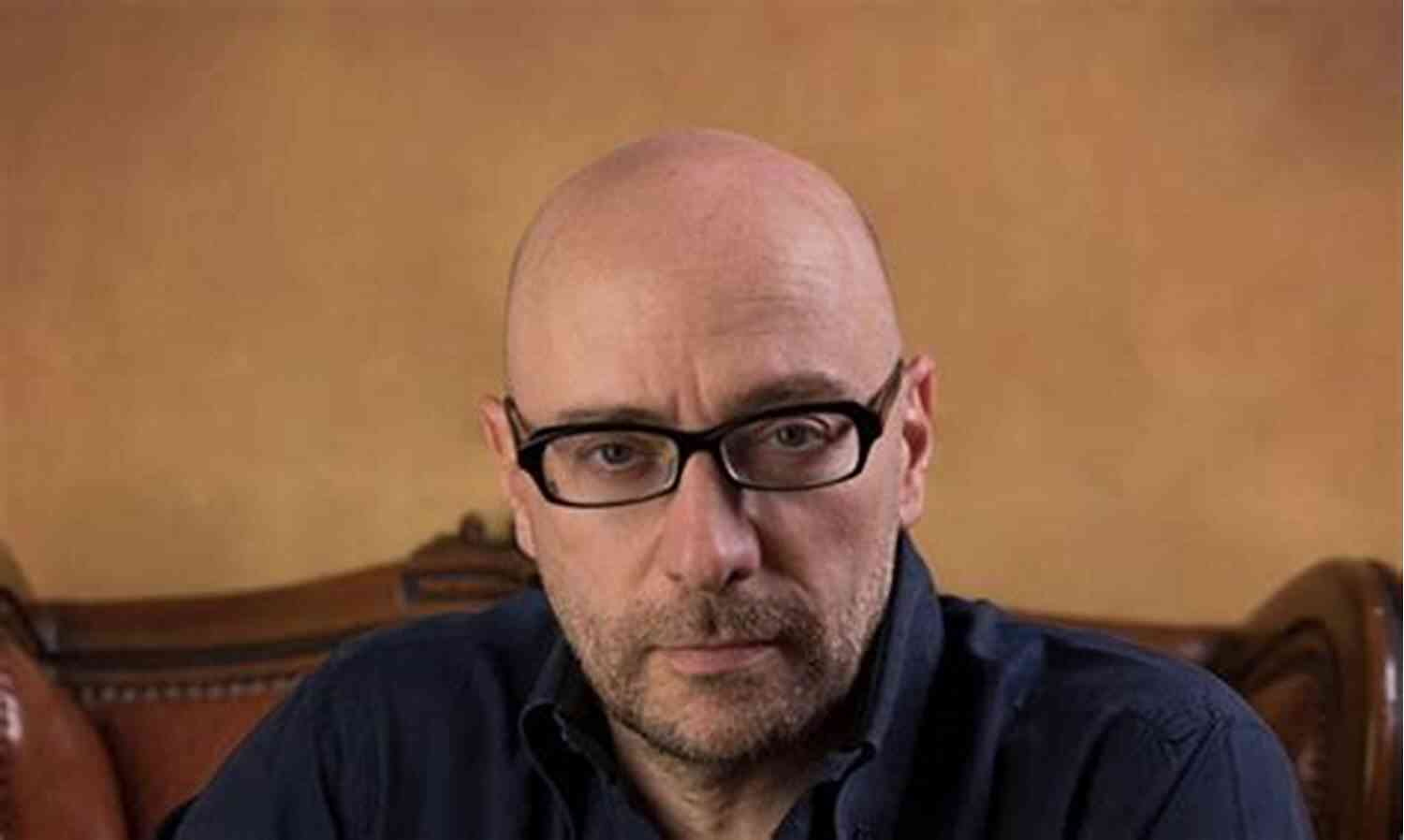 Mario Vattani, The Author, Holding A Pen And Looking Towards The Horizon Tales Of Transmigration Sisters Mario Vattani